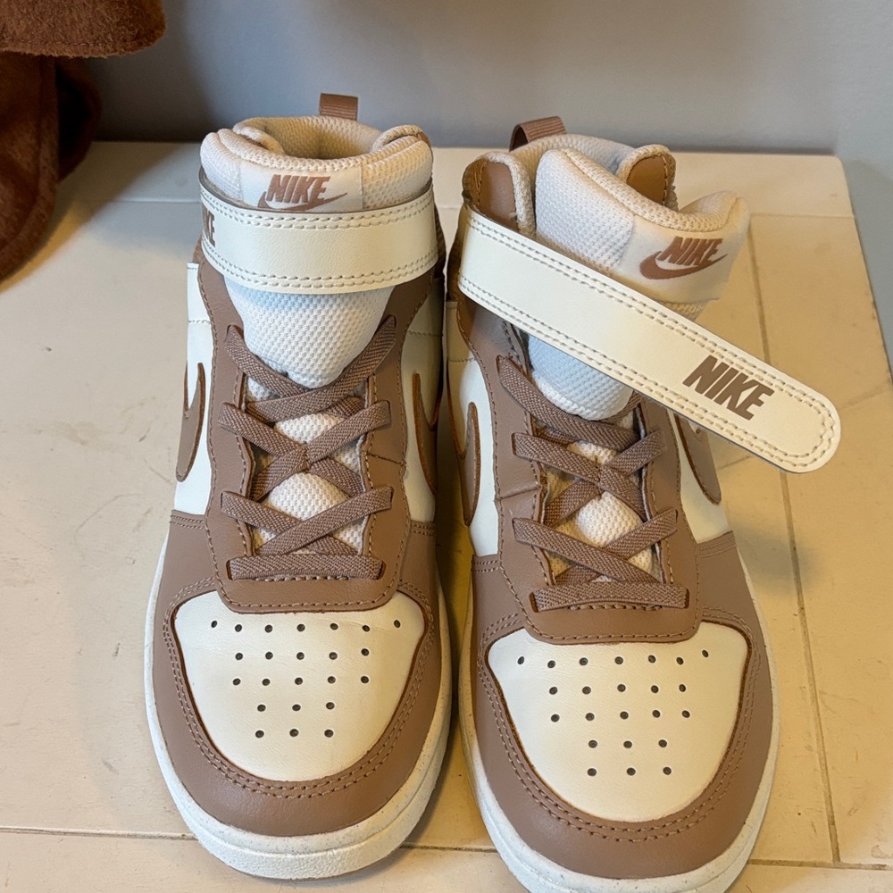 Nike Kids Sneakers - Tan and White